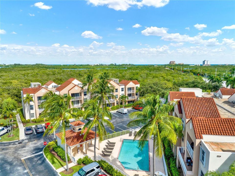 Vendido Recientemente: $283,800 (2 camas, 2 baños, 1000 Pies cuadrados)