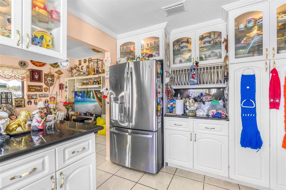 Недавно продано: $675,000 (3 спален, 2 ванн, 1600 Квадратных фут)