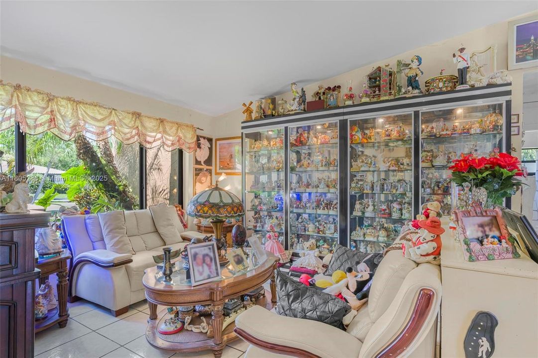 Недавно продано: $675,000 (3 спален, 2 ванн, 1600 Квадратных фут)