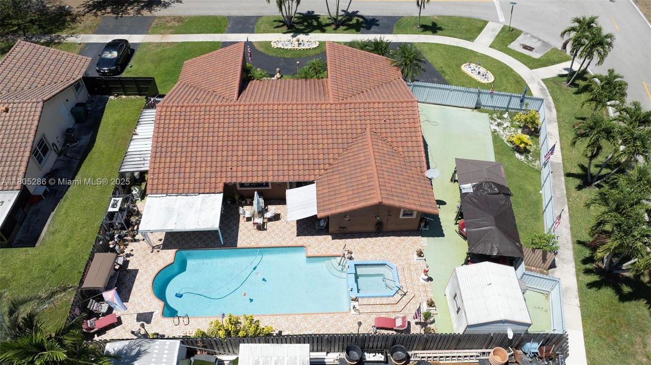 Недавно продано: $675,000 (3 спален, 2 ванн, 1600 Квадратных фут)