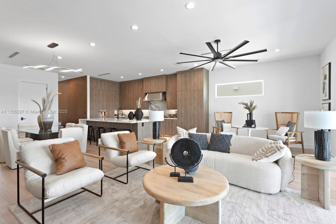 Recently Sold: $3,499,000 (4 beds, 3 baths, 3665 Square Feet)