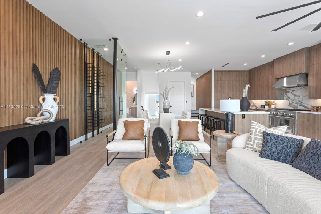 Recently Sold: $3,499,000 (4 beds, 3 baths, 3665 Square Feet)