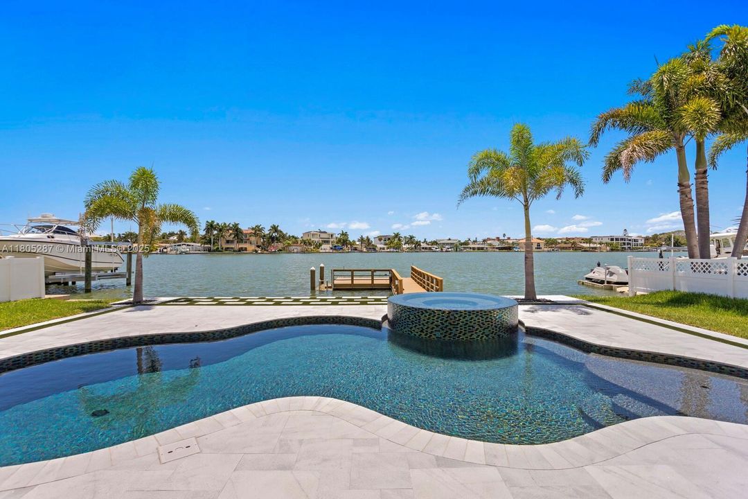 Recently Sold: $3,499,000 (4 beds, 3 baths, 3665 Square Feet)