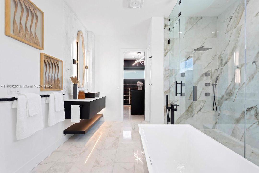 Recently Sold: $3,499,000 (4 beds, 3 baths, 3665 Square Feet)