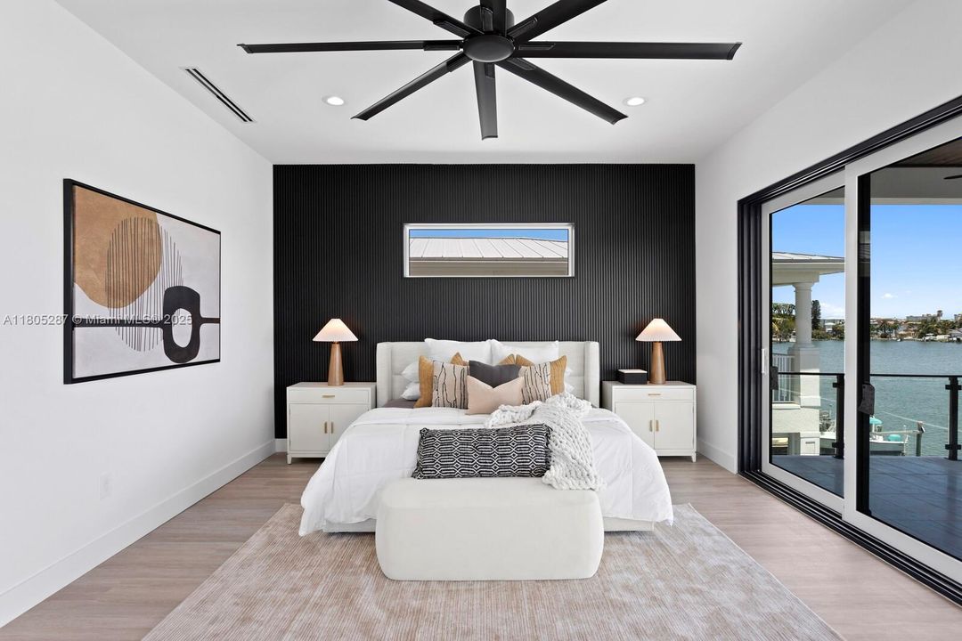 Recently Sold: $3,499,000 (4 beds, 3 baths, 3665 Square Feet)