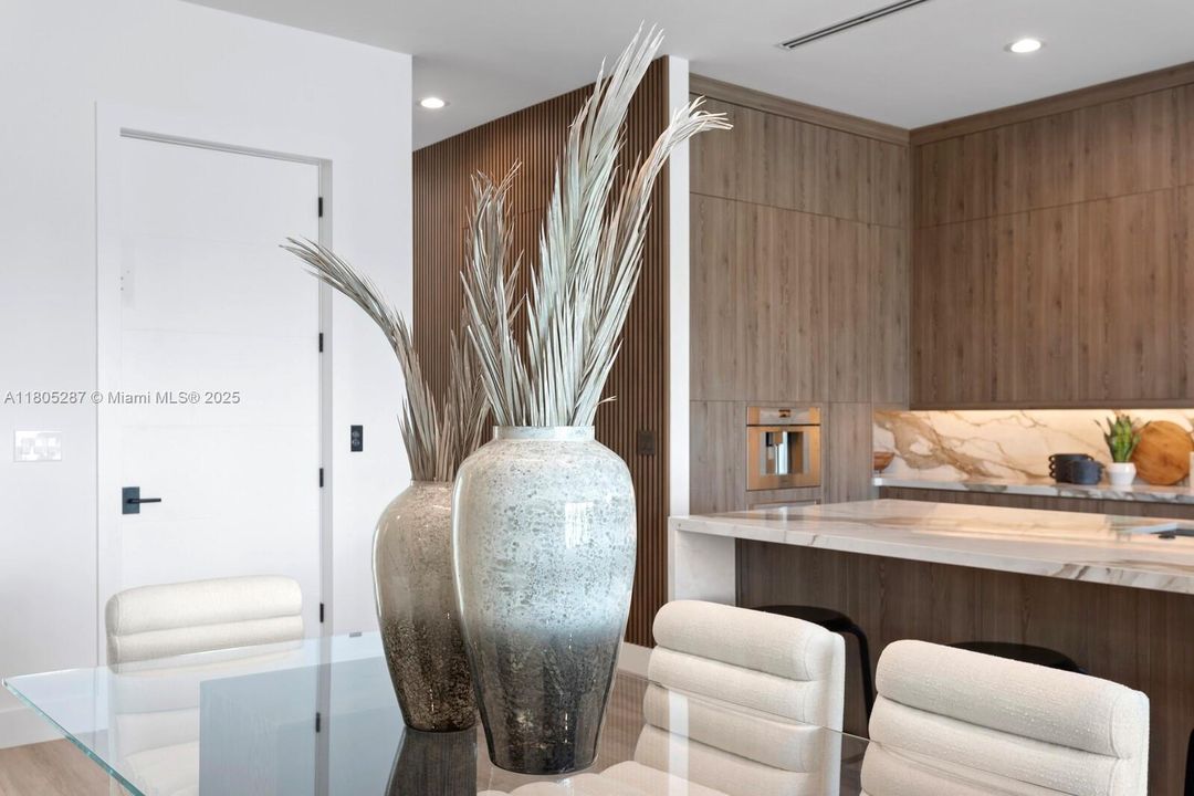 Recently Sold: $3,499,000 (4 beds, 3 baths, 3665 Square Feet)