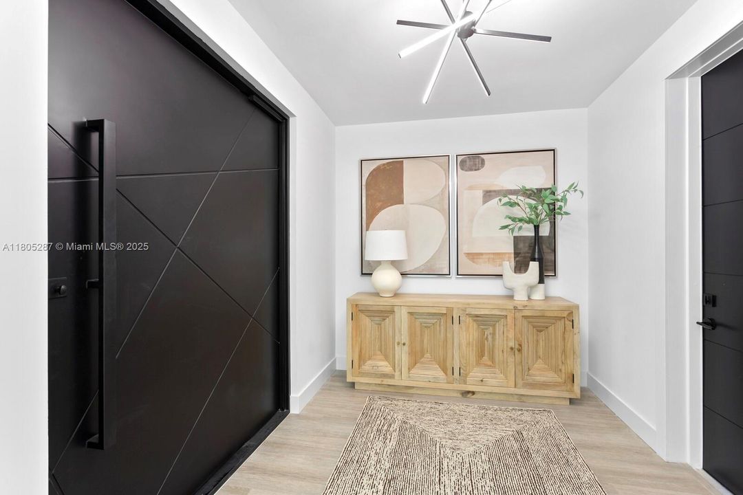 Recently Sold: $3,499,000 (4 beds, 3 baths, 3665 Square Feet)