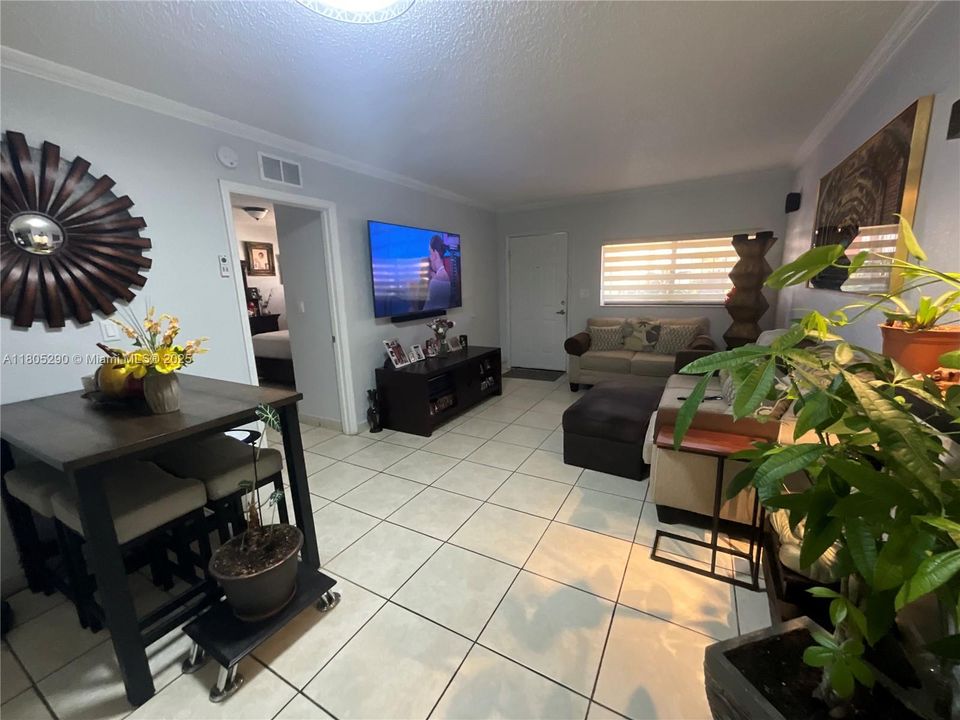 Recently Sold: $344,999 (2 beds, 2 baths, 885 Square Feet)