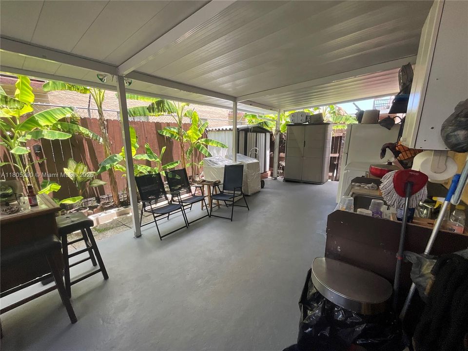 Recently Sold: $344,999 (2 beds, 2 baths, 885 Square Feet)