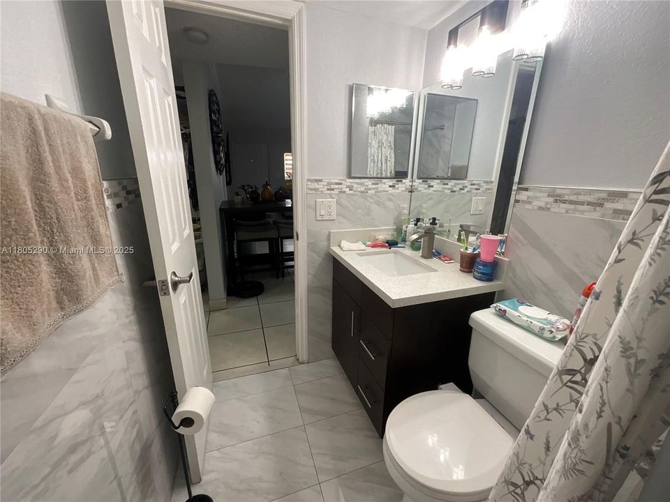 Recently Sold: $344,999 (2 beds, 2 baths, 885 Square Feet)