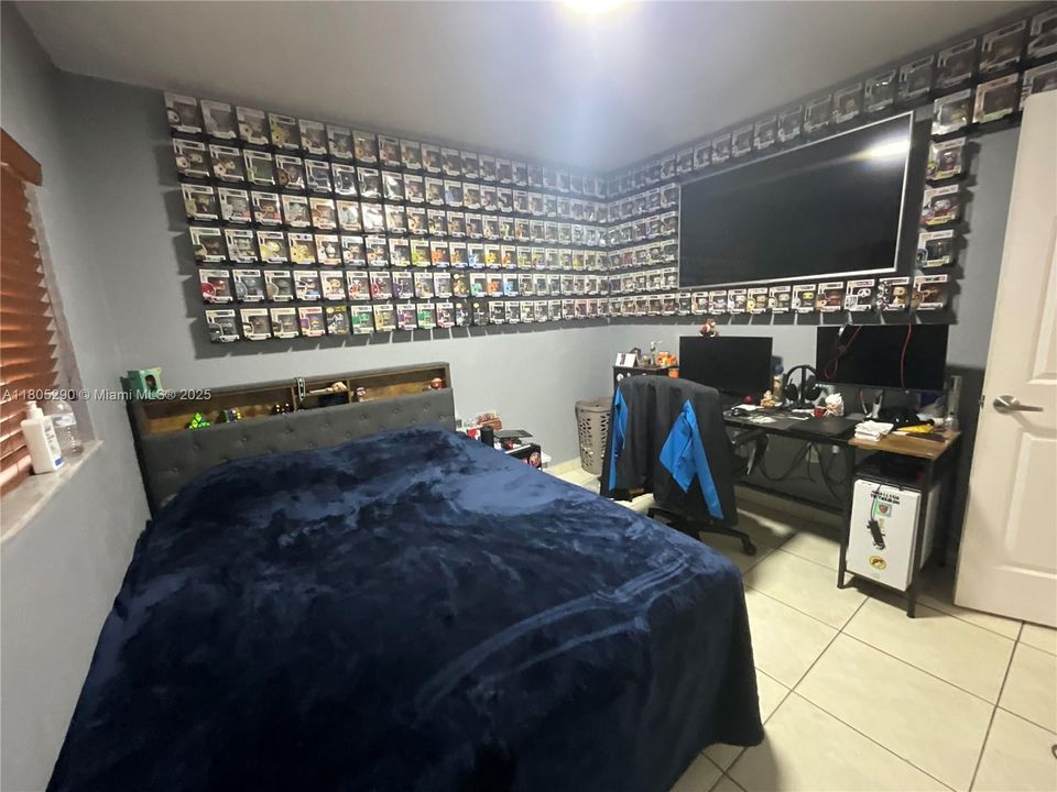 Recently Sold: $344,999 (2 beds, 2 baths, 885 Square Feet)