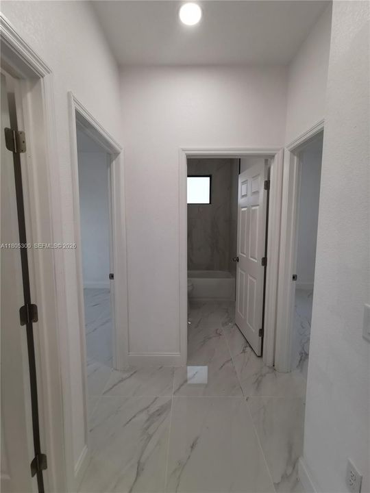 Под контрактом: $290,000 (3 спален, 2 ванн, 1499 Квадратных фут)