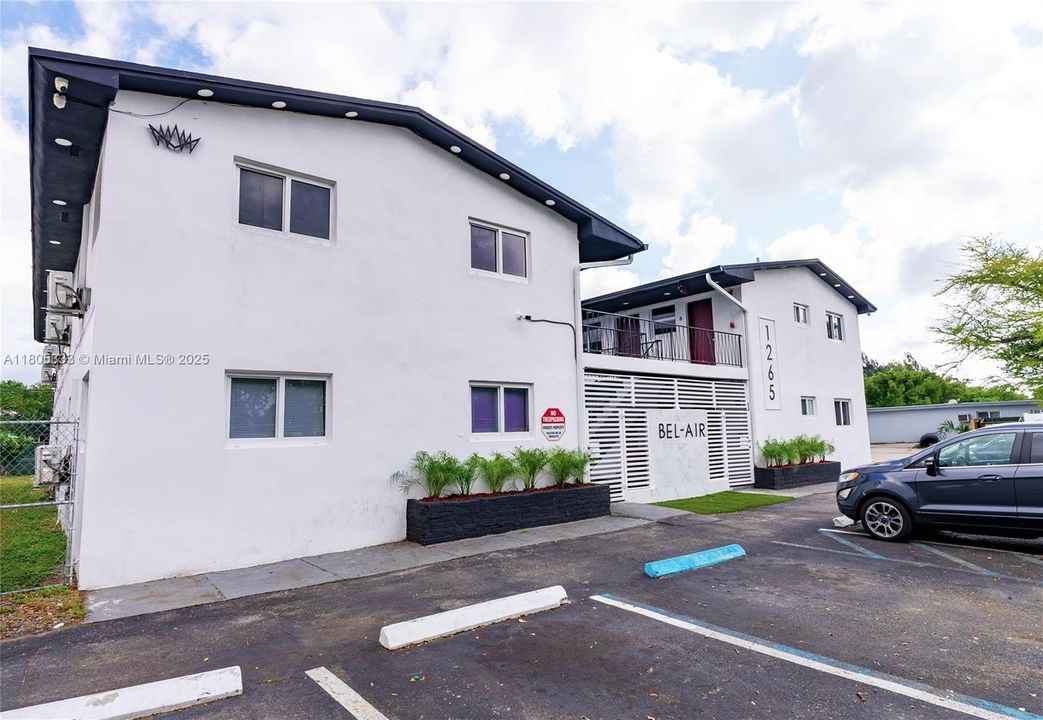 待售: $2,795,000 (0 贝兹, 0 浴室, 0 平方英尺)