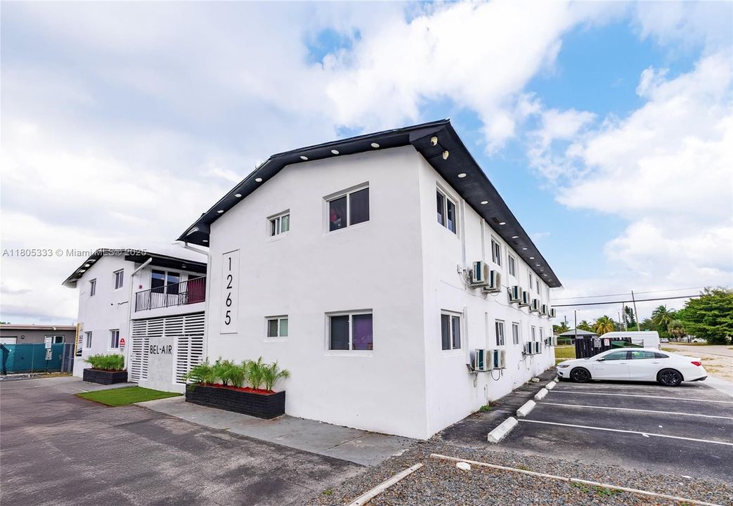 待售: $2,795,000 (0 贝兹, 0 浴室, 0 平方英尺)