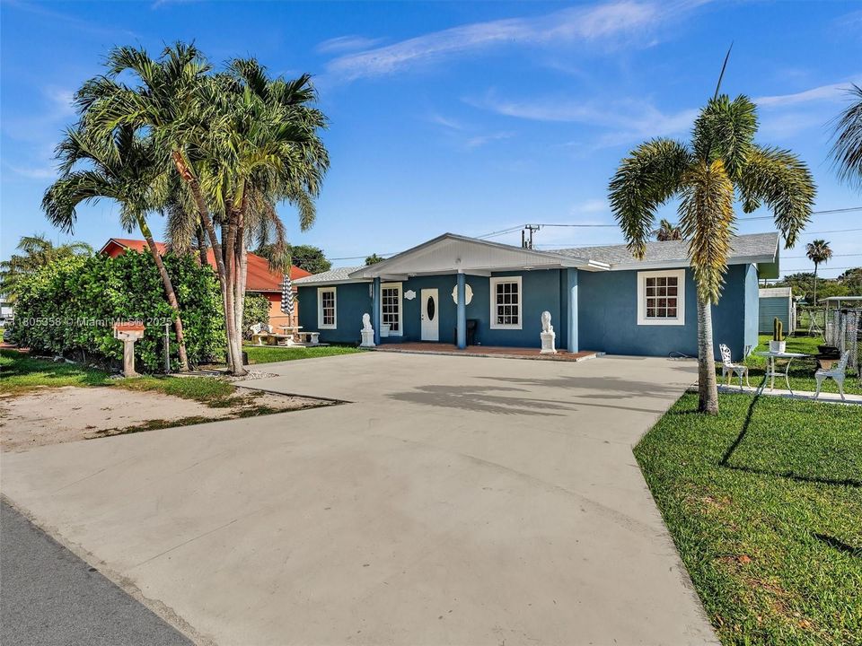 Recently Sold: $479,900 (4 beds, 2 baths, 1232 Square Feet)