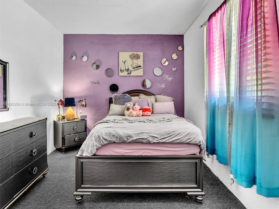 Recently Sold: $479,900 (4 beds, 2 baths, 1232 Square Feet)