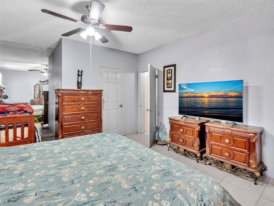 Recently Sold: $479,900 (4 beds, 2 baths, 1232 Square Feet)