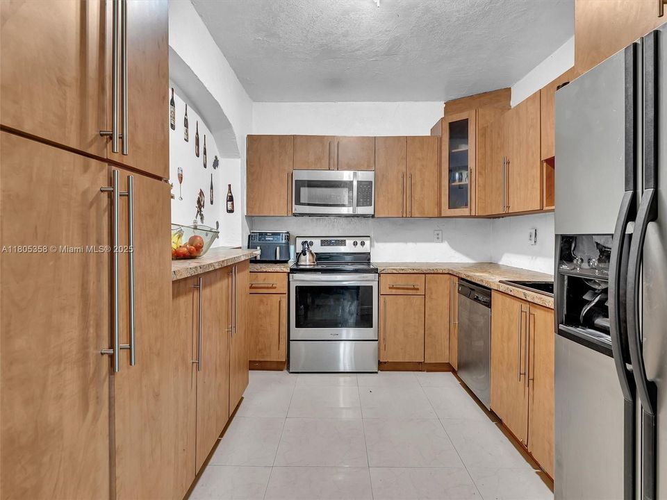 Recently Sold: $479,900 (4 beds, 2 baths, 1232 Square Feet)