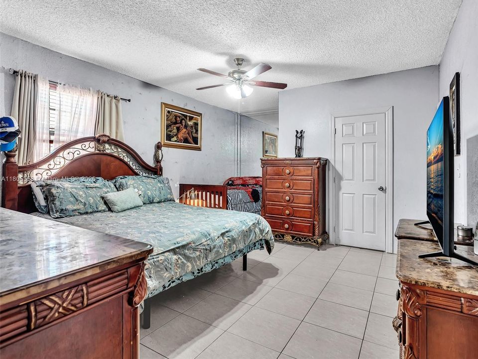 Recently Sold: $479,900 (4 beds, 2 baths, 1232 Square Feet)