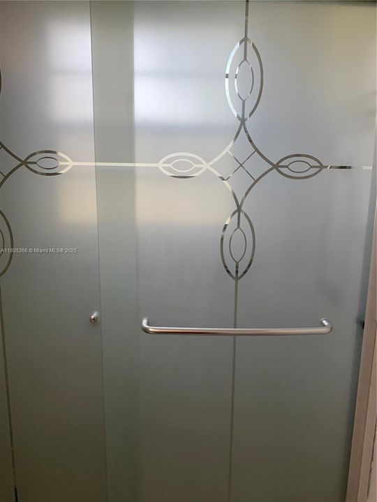 Recently Sold: $88,900 (1 beds, 1 baths, 700 Square Feet)