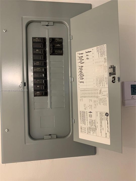 Recently Sold: $88,900 (1 beds, 1 baths, 700 Square Feet)