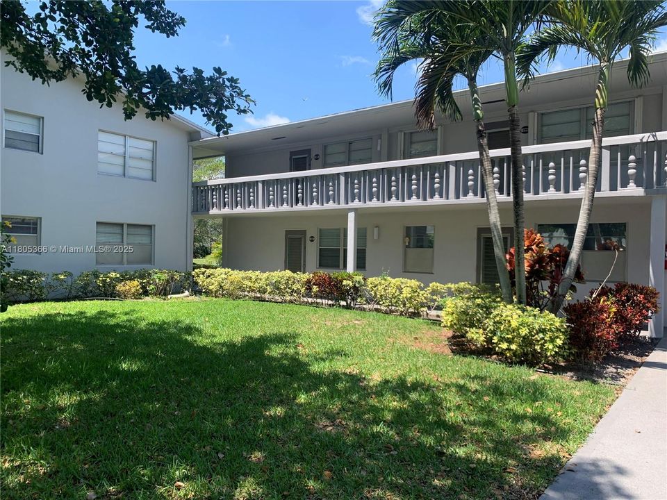 Recently Sold: $88,900 (1 beds, 1 baths, 700 Square Feet)