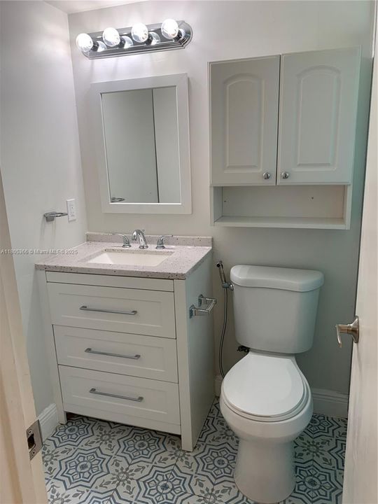 Recently Sold: $88,900 (1 beds, 1 baths, 700 Square Feet)