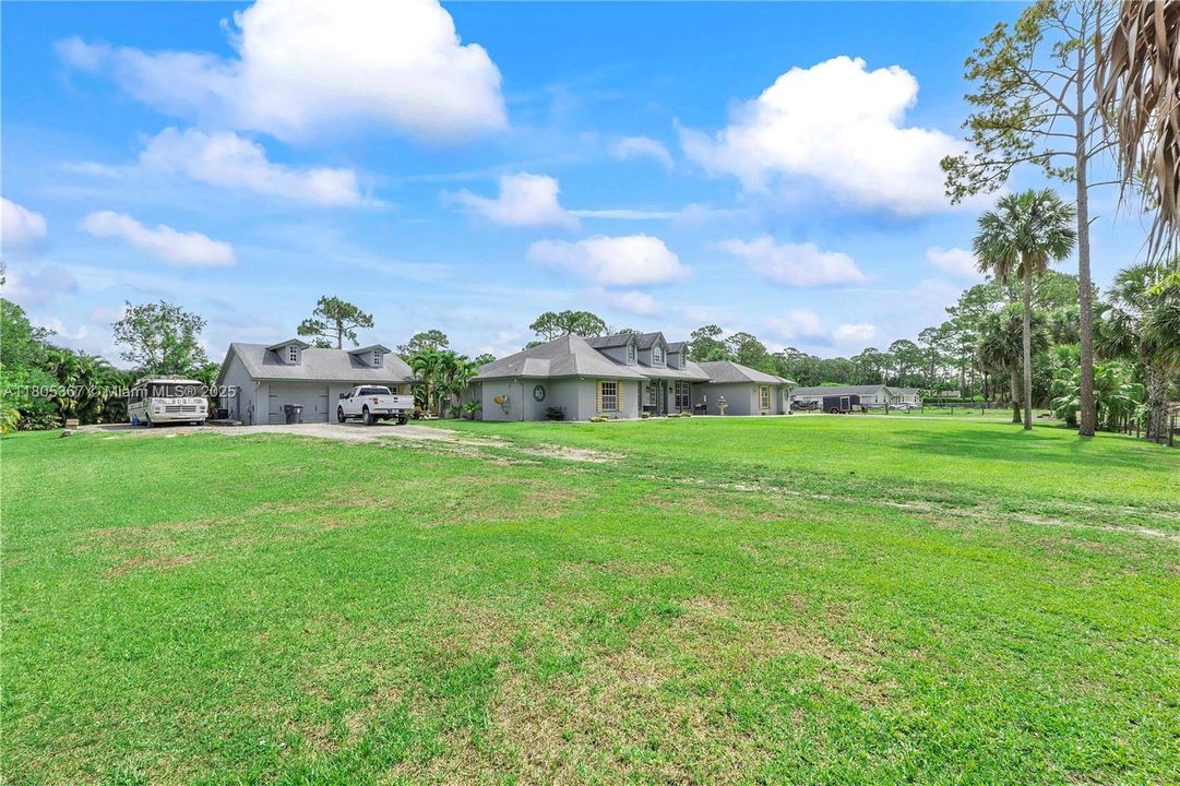 Active With Contract: $999,999 (5 beds, 4 baths, 3085 Square Feet)