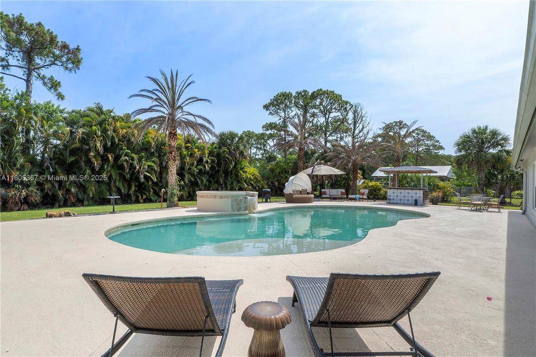 Active With Contract: $999,999 (5 beds, 4 baths, 3085 Square Feet)