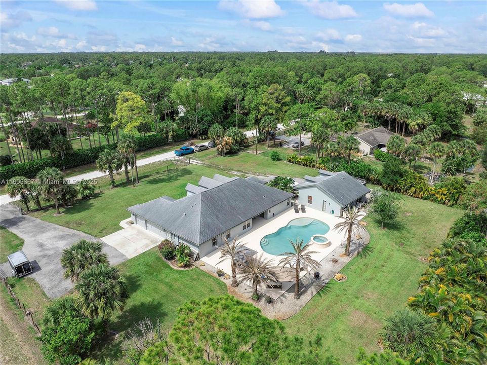 Active With Contract: $999,999 (5 beds, 4 baths, 3085 Square Feet)