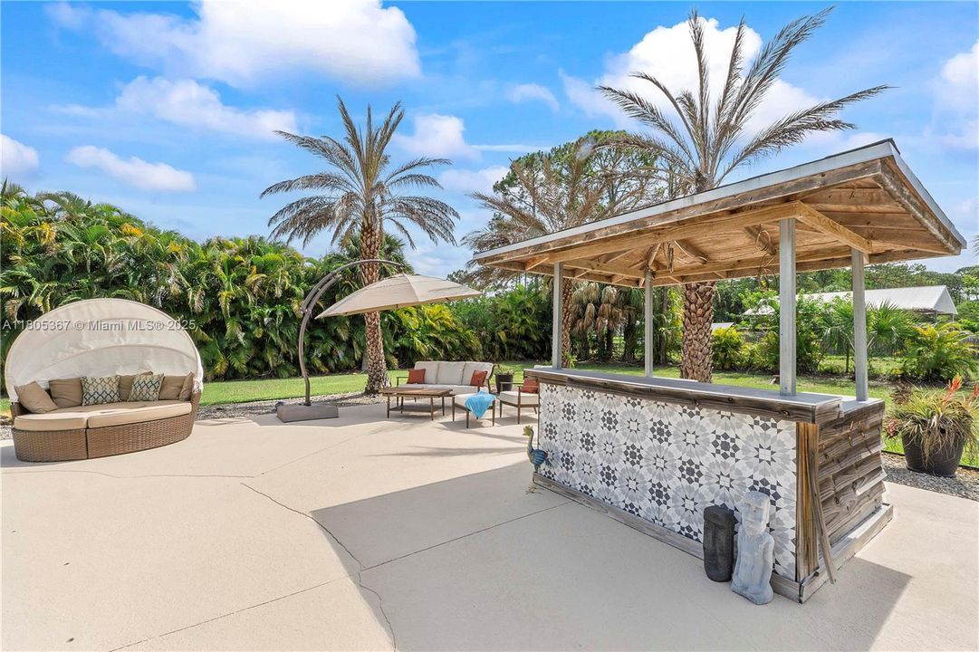 Active With Contract: $999,999 (5 beds, 4 baths, 3085 Square Feet)
