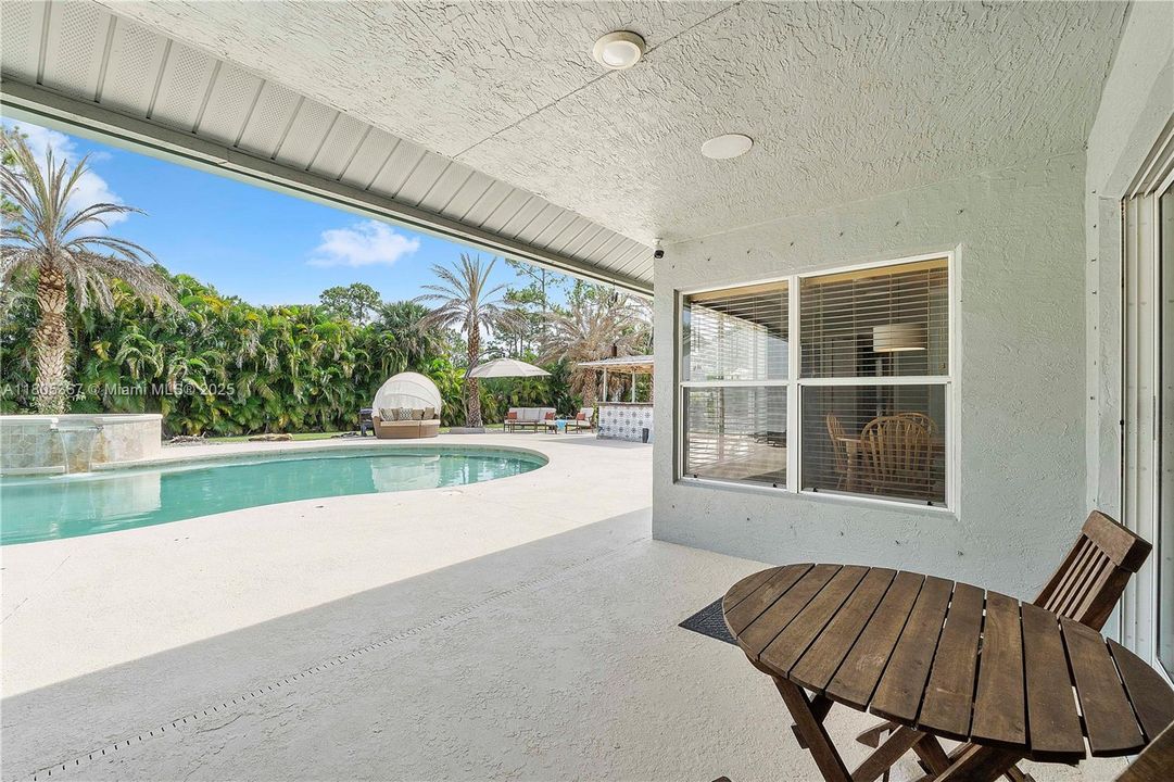 Active With Contract: $999,999 (5 beds, 4 baths, 3085 Square Feet)
