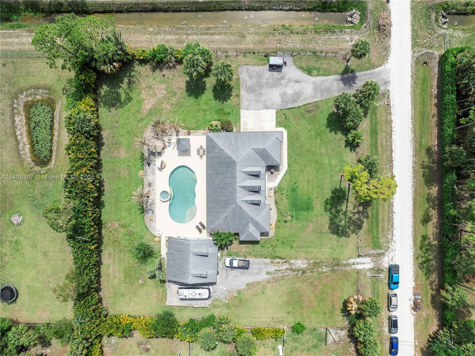 Active With Contract: $999,999 (5 beds, 4 baths, 3085 Square Feet)