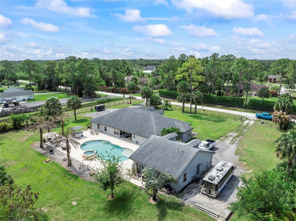 Active With Contract: $999,999 (5 beds, 4 baths, 3085 Square Feet)
