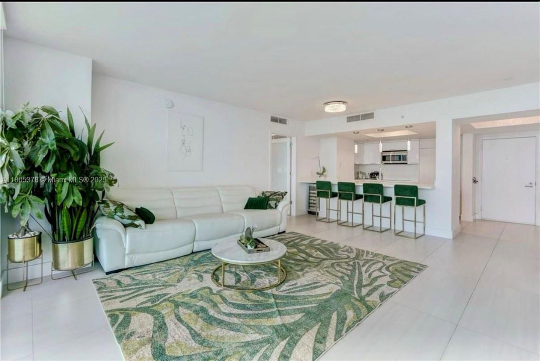 En Venta: $999,000 (2 camas, 2 baños, 1222 Pies cuadrados)