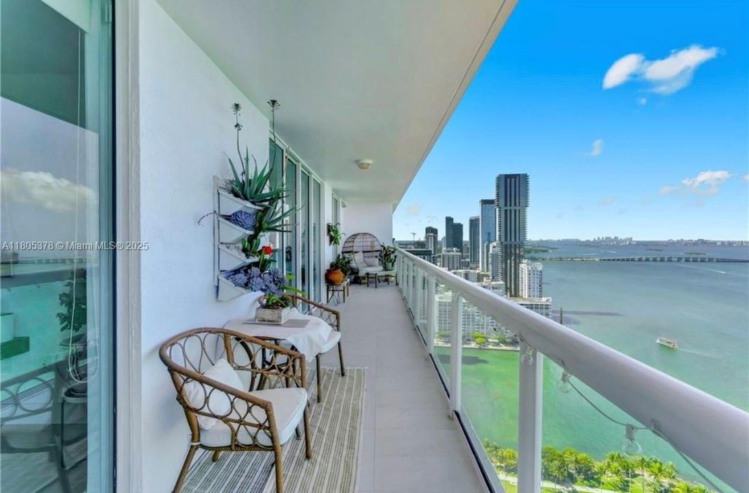 En Venta: $999,000 (2 camas, 2 baños, 1222 Pies cuadrados)