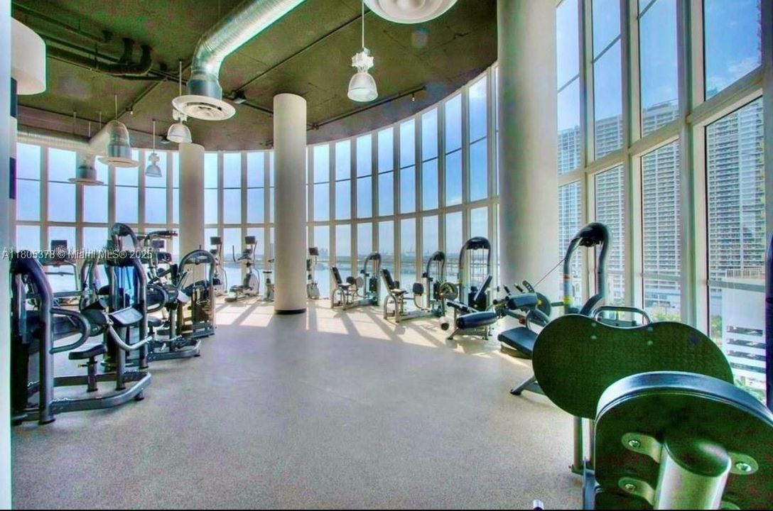 En Venta: $999,000 (2 camas, 2 baños, 1222 Pies cuadrados)