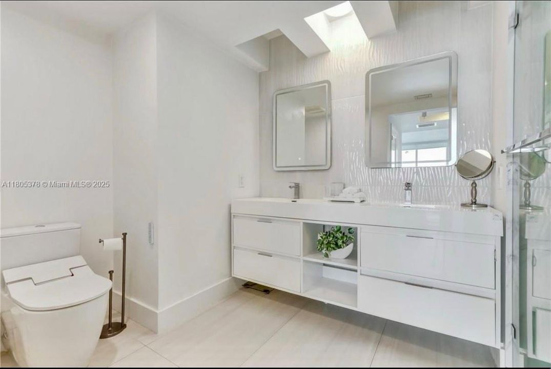 En Venta: $999,000 (2 camas, 2 baños, 1222 Pies cuadrados)