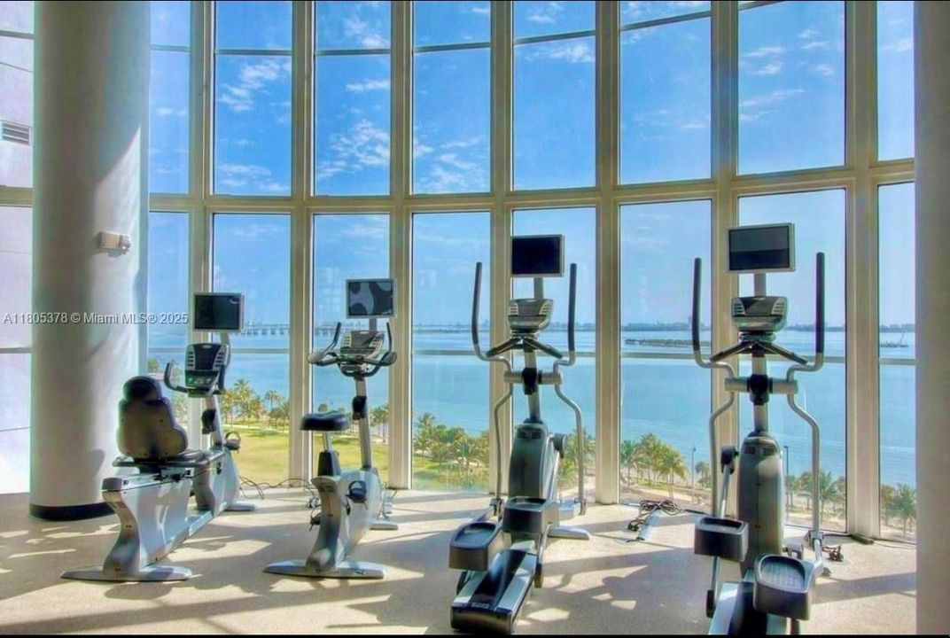 En Venta: $999,000 (2 camas, 2 baños, 1222 Pies cuadrados)