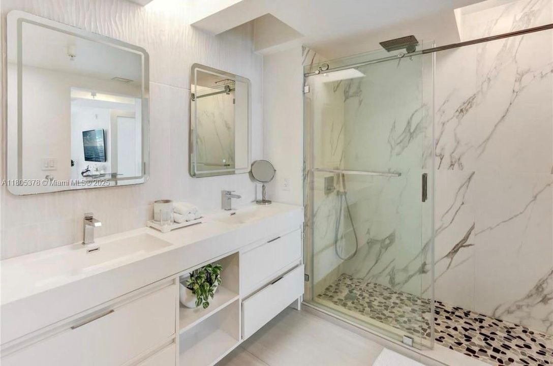 En Venta: $999,000 (2 camas, 2 baños, 1222 Pies cuadrados)