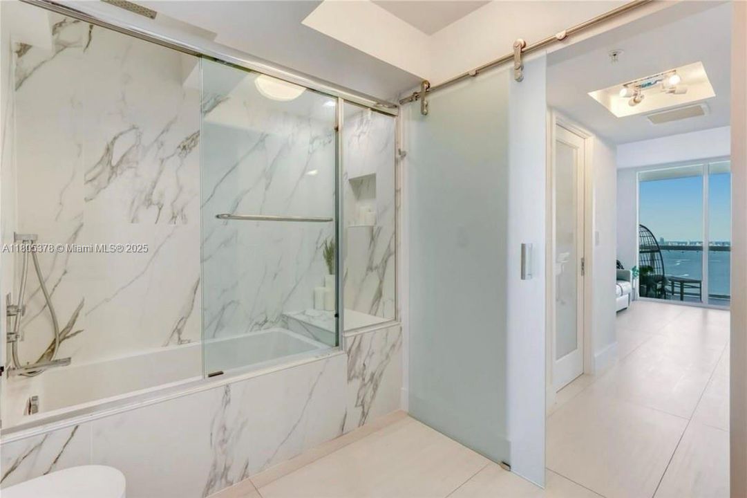 En Venta: $999,000 (2 camas, 2 baños, 1222 Pies cuadrados)