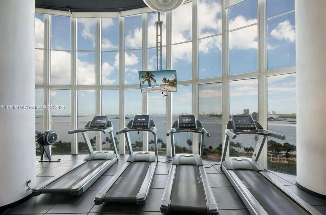 En Venta: $999,000 (2 camas, 2 baños, 1222 Pies cuadrados)