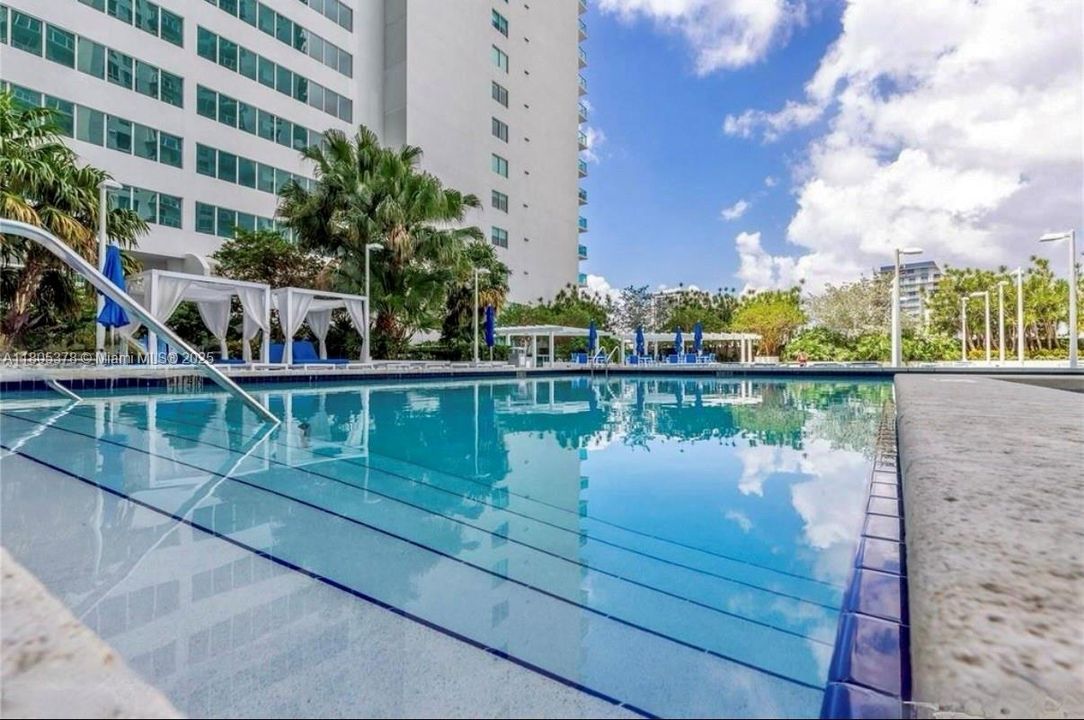 En Venta: $999,000 (2 camas, 2 baños, 1222 Pies cuadrados)