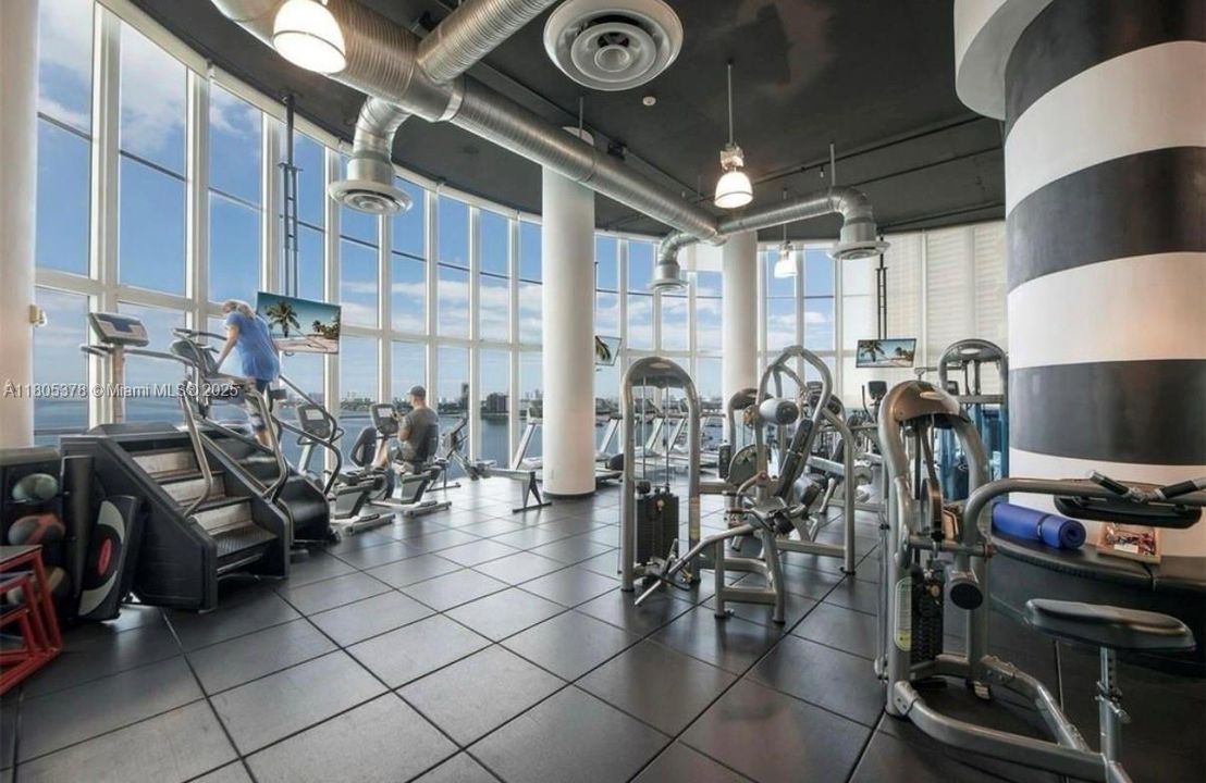 En Venta: $999,000 (2 camas, 2 baños, 1222 Pies cuadrados)