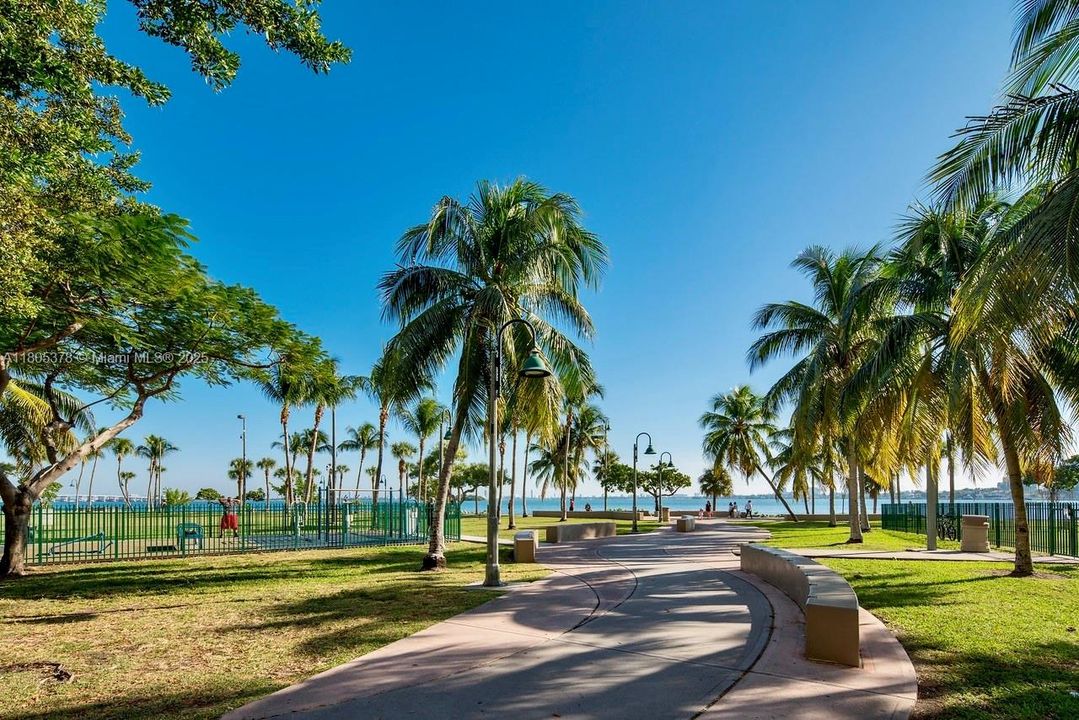 En Venta: $999,000 (2 camas, 2 baños, 1222 Pies cuadrados)