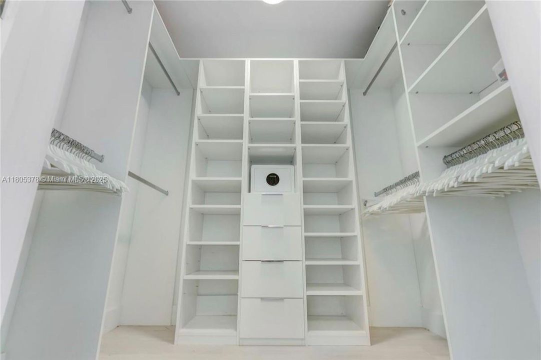 En Venta: $999,000 (2 camas, 2 baños, 1222 Pies cuadrados)