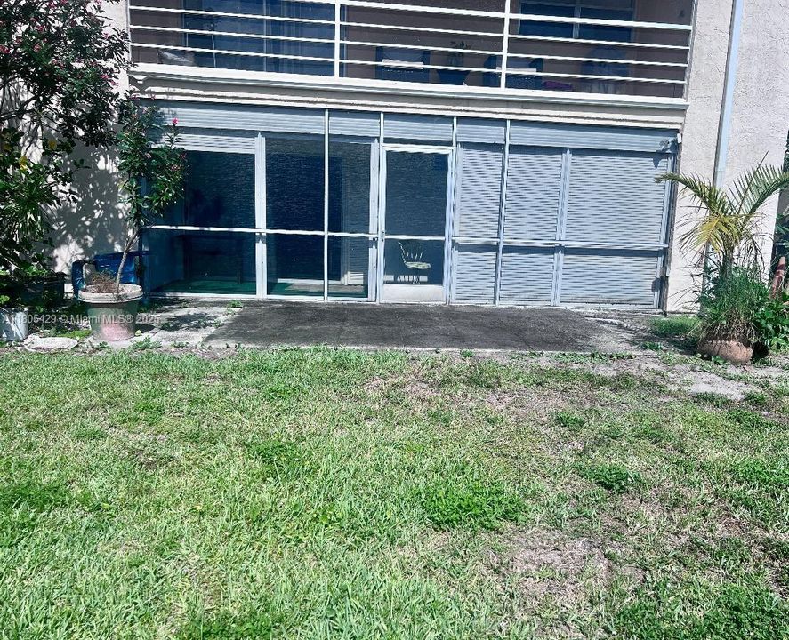 Недавно продано: $190,000 (2 спален, 2 ванн, 1158 Квадратных фут)