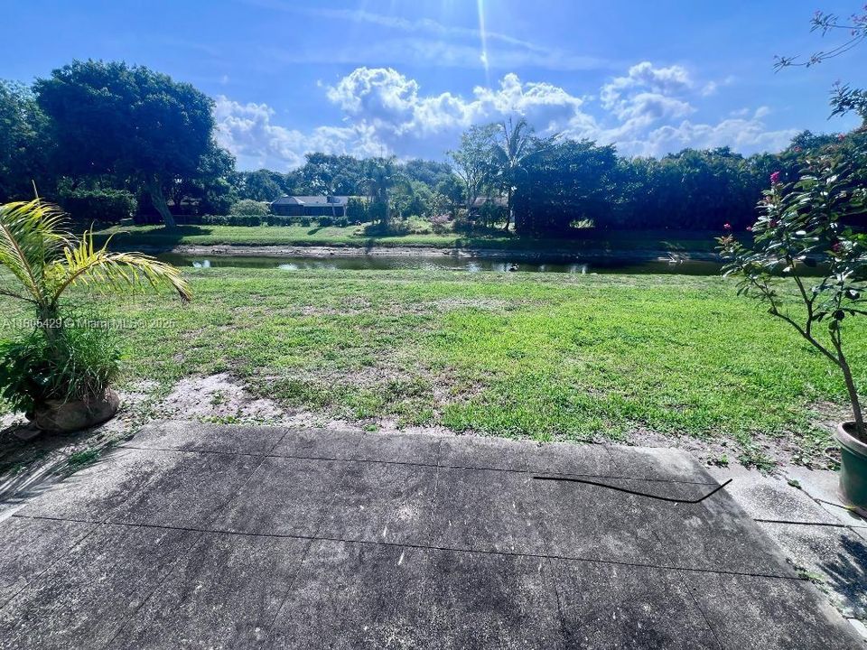 Недавно продано: $190,000 (2 спален, 2 ванн, 1158 Квадратных фут)