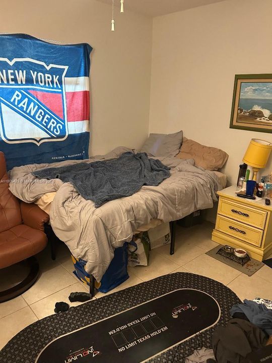 Недавно продано: $190,000 (2 спален, 2 ванн, 1158 Квадратных фут)