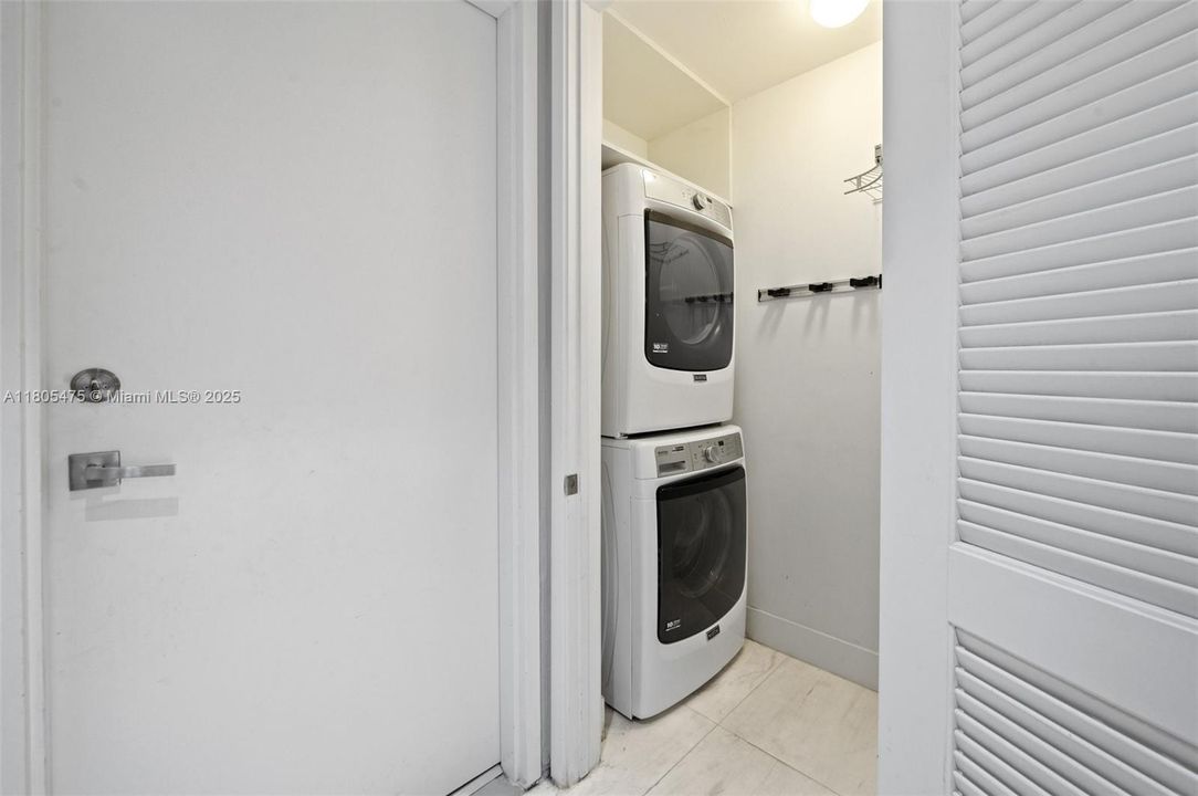 待售: $2,950,000 (3 贝兹, 4 浴室, 2750 平方英尺)